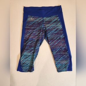 Under Armour below the knee leggings womens xl
